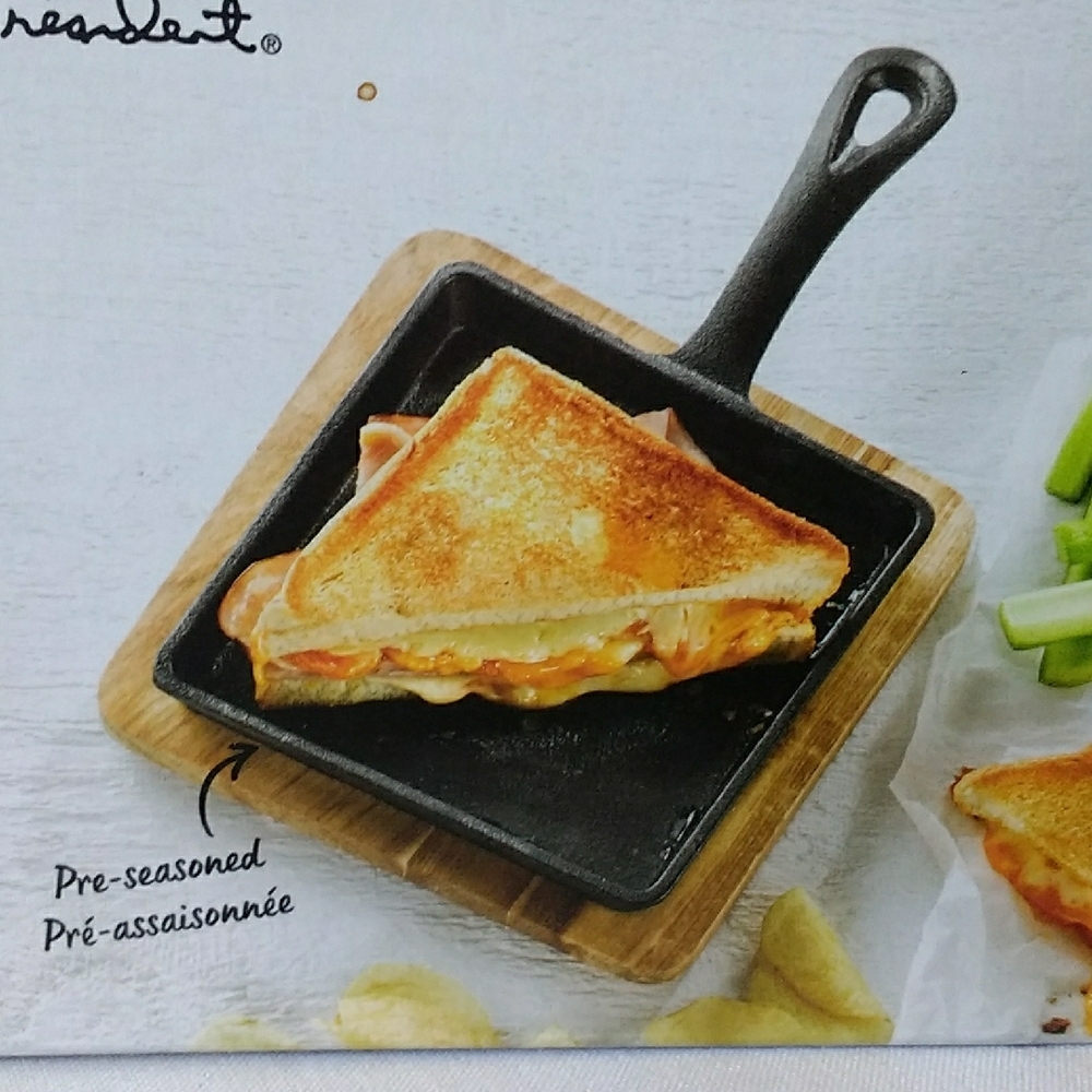 Cast Iron Mini Square Skillet with Wooden Trivet NEW